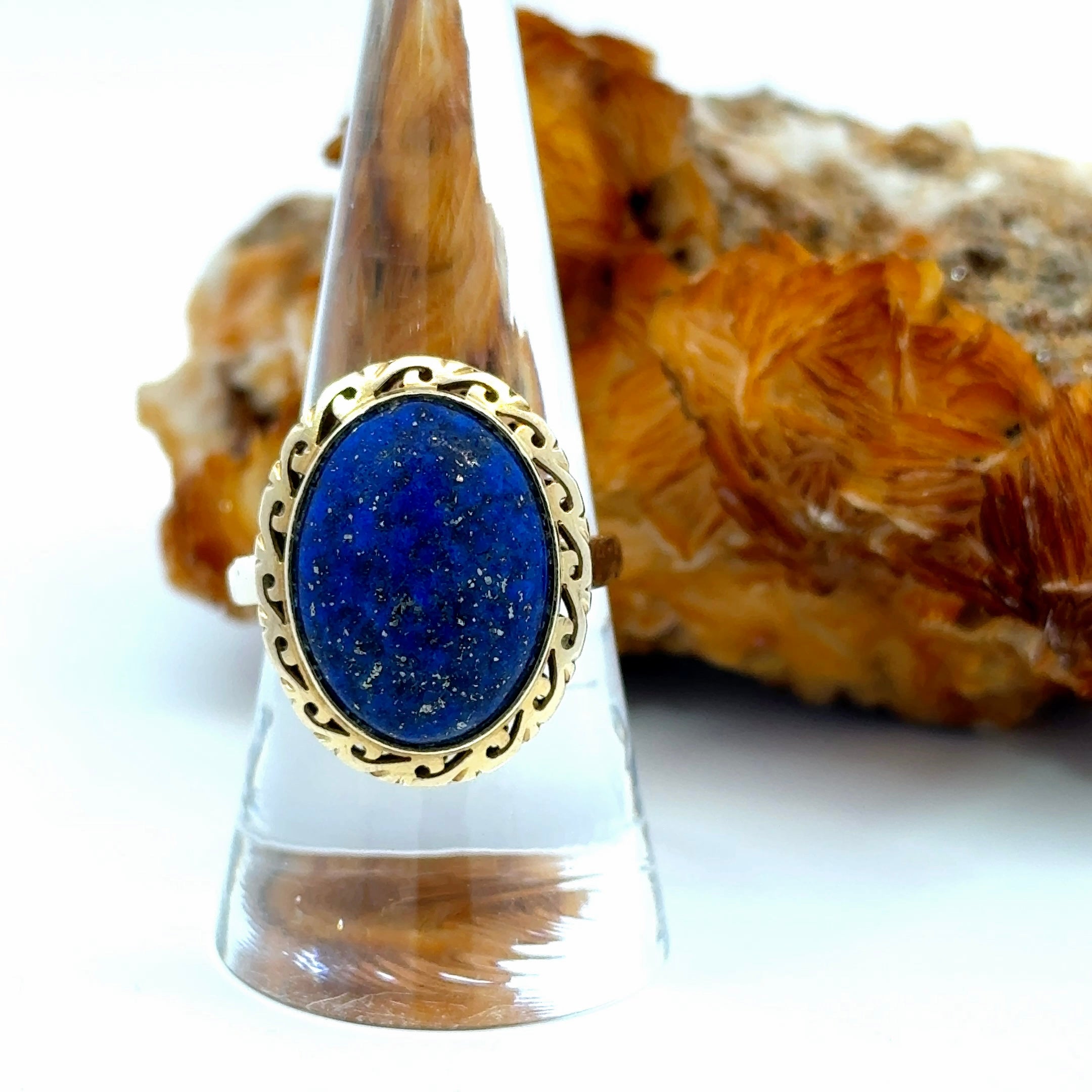 Vintage Oval cut Lapis Lazuli 14K Gold Ring