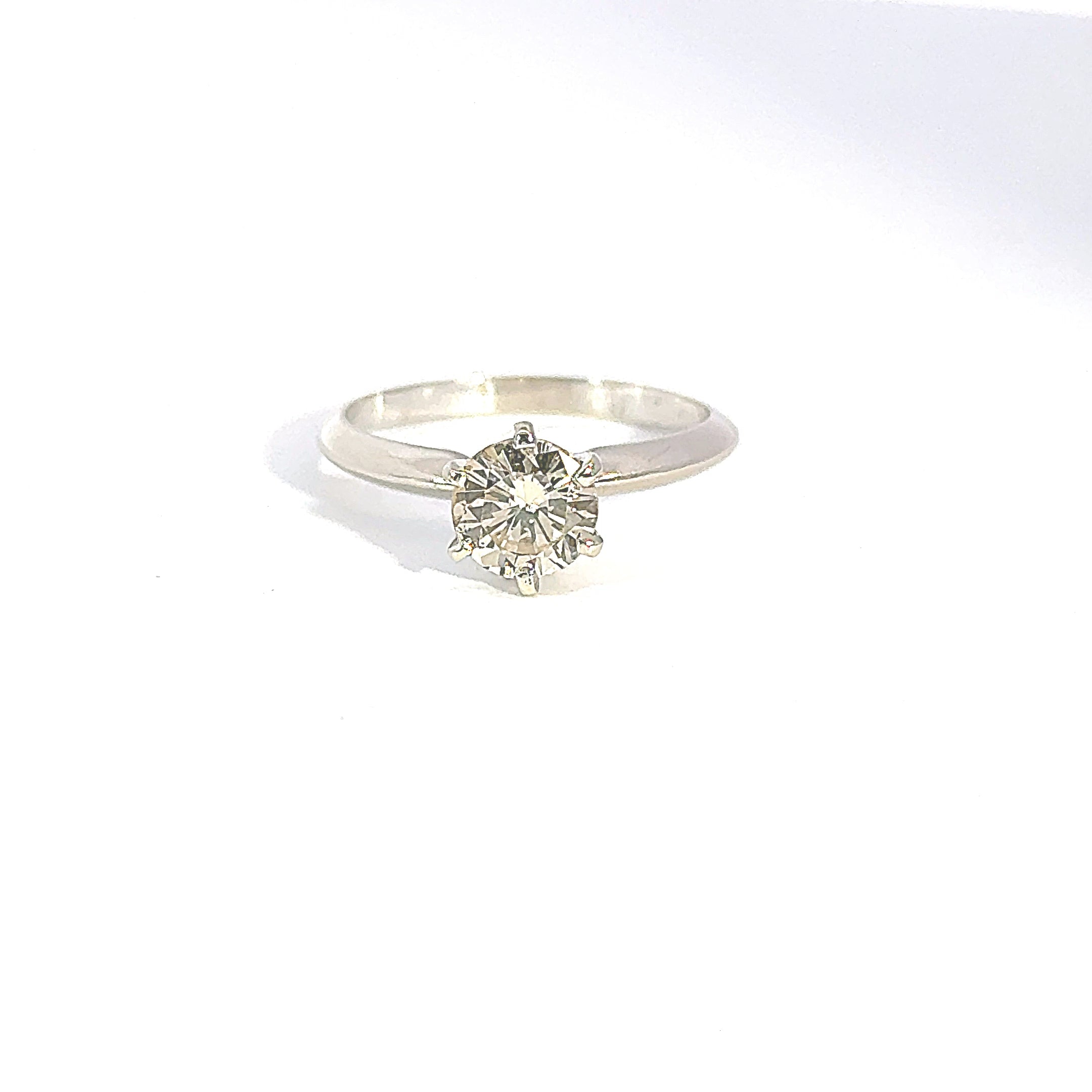 Round Brillant Cut Diamond Ring in 14K White Gold